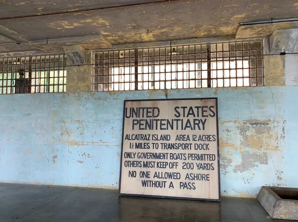 Waterkant van Sausalito bezocht tijdens de Alcatraz en Muir Woods tour