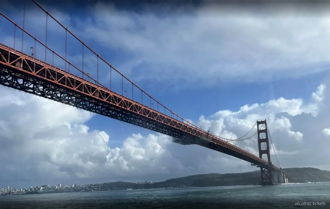 Bloc de cellules de l'île d'Alcatraz inclus dans la formule pénitencier et croisière