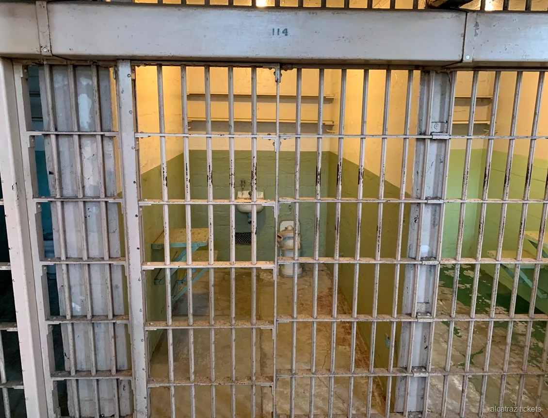Arrêt au point de vue du Golden Gate Bridge inclus avec les billets Alcatraz et Muir Woods